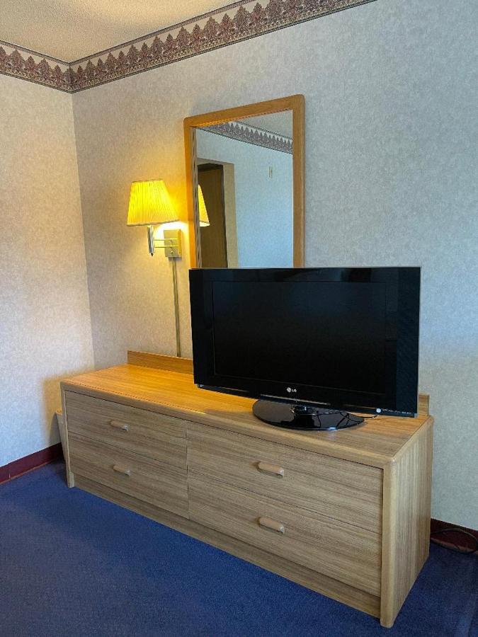 Days Inn By Wyndham Phoenix West Esterno foto